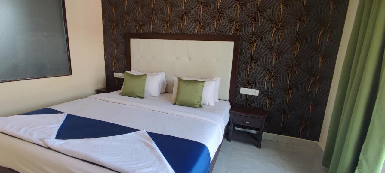 Royal Tulip Beach Cottages Arambol Exteriér fotografie